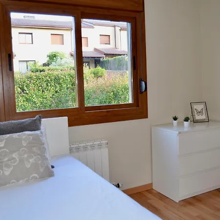 Precioso Adosado En Urbanizacion Con Campo De Golf *