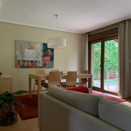 Precioso Adosado En Urbanizacion Con Campo De Golf